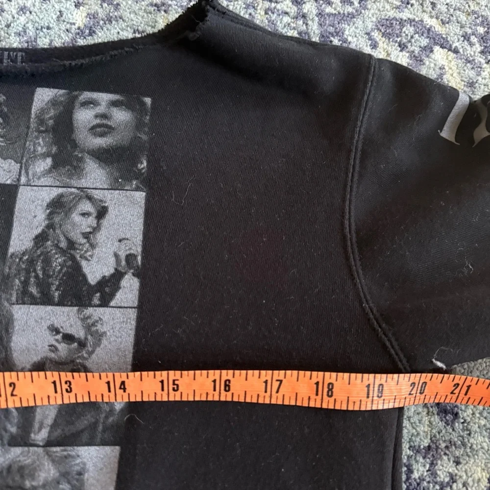 Taylor Swift The Eras Tour Self Cut Black Concert Crewneck Pullover Size Small - Picture 6 of 9
